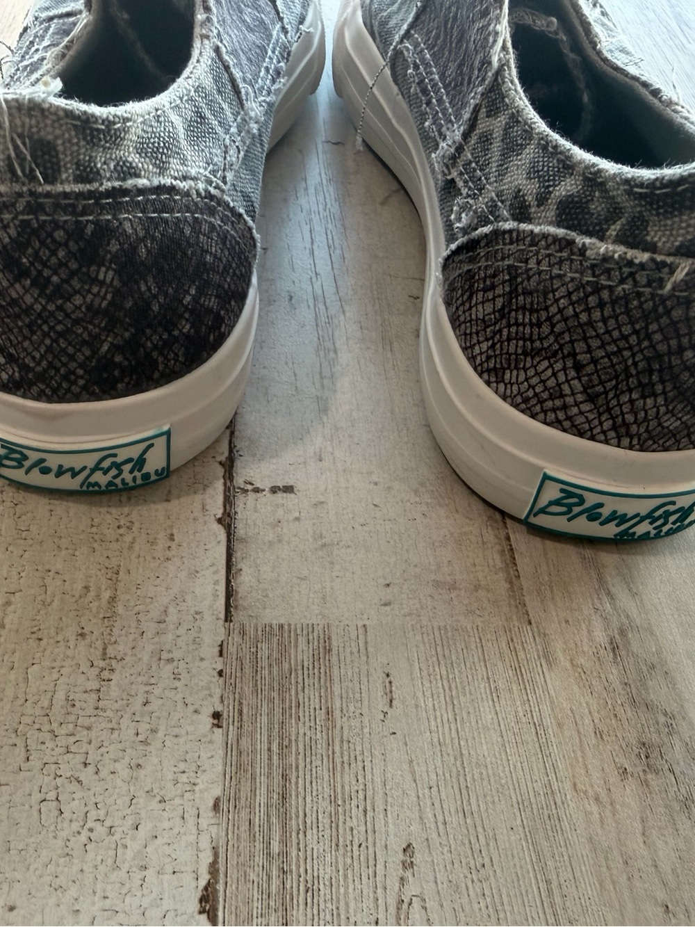 Casual Slip-On Women's Sneakers in Grey Animal Print size 7.5 - Picture 6 of 6
